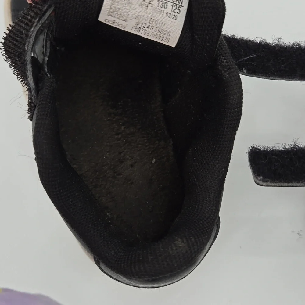 ADIDAS Kids Sneakers Black and White  Size 6K - Picture 9 of 9